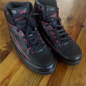 Jordan Men's Black and Red Sneakers